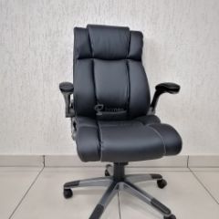 Кресло Barneo K-44 для руководителя (черная экокожа) в Игре - igra.mebel24.online | фото